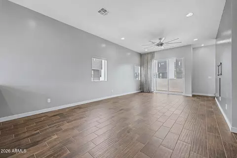 Living - 325 E Coronado Rd #20, Phoenix, AZ 85004 photo 4 of 6