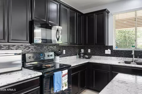 Kitchen - 735 E Gary Ln, Phoenix, AZ 85042 photo 3 of 4