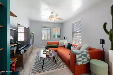 Living - 735 E Gary Ln, Phoenix, AZ 85042 photo 2 of 2