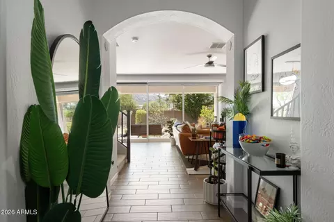 Entry Way - 735 E Gary Ln, Phoenix, AZ 85042 photo 1 of 2