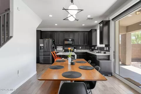 Dining - 735 E Gary Ln, Phoenix, AZ 85042 photo 2 of 2