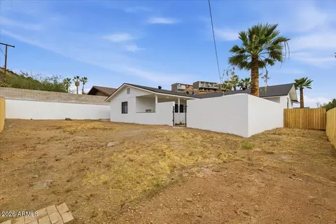 Exterior - 1024 E Butler Dr, Phoenix, AZ 85020 photo 4 of 8