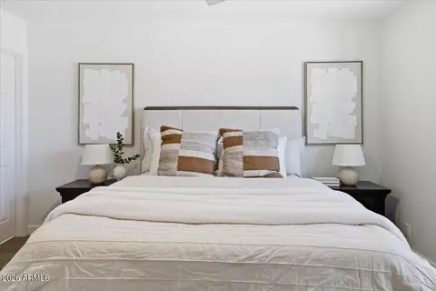 Bedroom - 1024 E Butler Dr, Phoenix, AZ 85020 photo 6 of 8