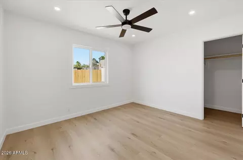 Bedroom - 1024 E Butler Dr, Phoenix, AZ 85020 photo 1 of 8