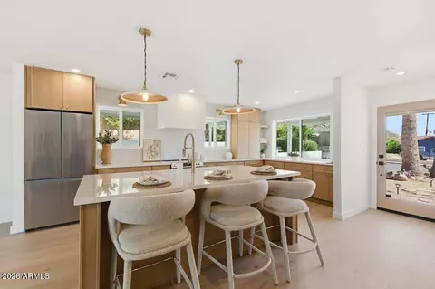 Kitchen - 1024 E Butler Dr, Phoenix, AZ 85020 photo 2 of 7