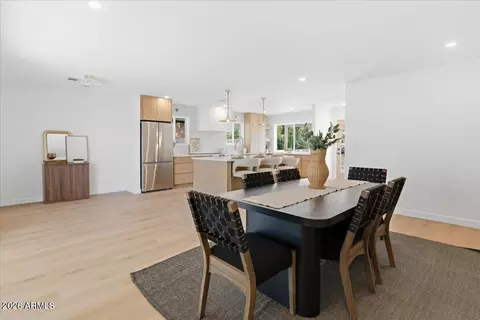 Dining - 1024 E Butler Dr, Phoenix, AZ 85020 photo 2 of 5