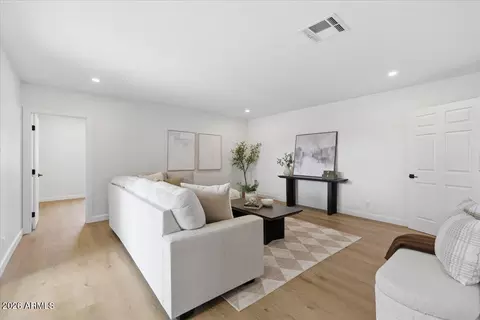 Living - 1024 E Butler Dr, Phoenix, AZ 85020 photo 2 of 2