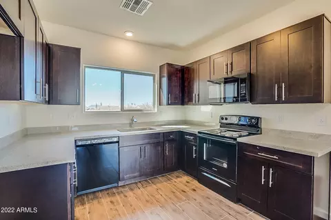 Kitchen - 15 Reflection Canyon Dr, Page, AZ 86040 photo 1 of 2