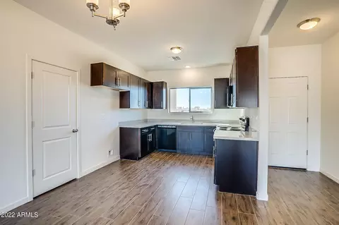 Kitchen - 15 Reflection Canyon Dr, Page, AZ 86040 photo 2 of 2