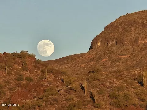 31900 S Tillys Trl #-, Black Canyon City, AZ 85324