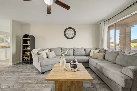 Living - 3348 E Anderson Dr, Phoenix, AZ 85032 photo 1 of 2