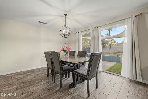 Dining - 3348 E Anderson Dr, Phoenix, AZ 85032 photo 2 of 2