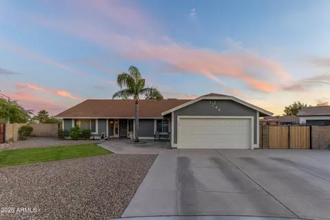 1746 N Parsell Cir, Mesa, AZ 85203