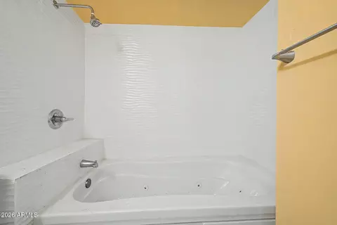 Bath - 1919 S Plaza Dr, Apache Junction, AZ 85120 photo 3 of 4