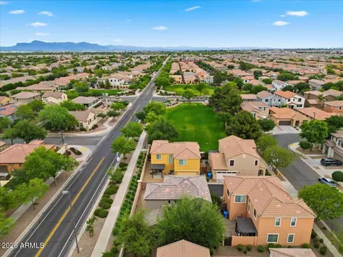 View/Area - 3342 E Milky Way, Gilbert, AZ 85295 photo 4 of 5