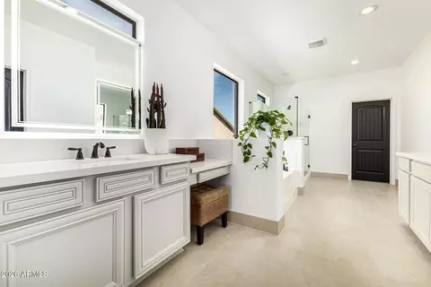 Bath - 8207 E Jasmine Cir, Mesa, AZ 85207 photo 3 of 6