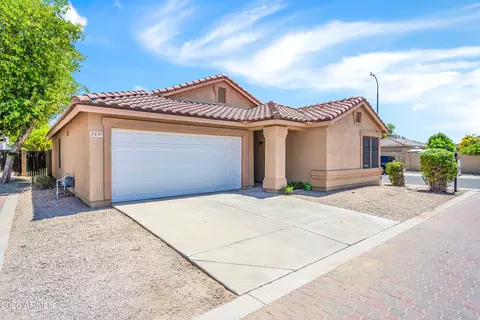 2430 E Peach Tree Dr, Chandler, AZ 85249