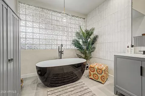 Bath - 5345 E Mclellan Rd #107, Mesa, AZ 85205 photo 2 of 5