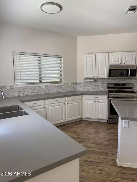 Kitchen - 4041 E Tether Trl, Phoenix, AZ 85050 photo 1 of 2