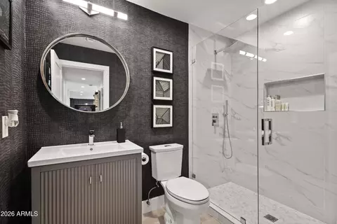 Bath - 2531 E Marshall Ave, Phoenix, AZ 85016 photo 5 of 5
