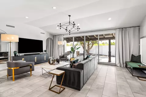 Living - 2531 E Marshall Ave, Phoenix, AZ 85016 photo 2 of 5