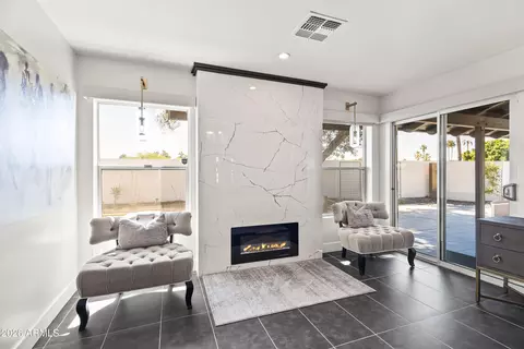 Living - 2531 E Marshall Ave, Phoenix, AZ 85016 photo 5 of 5