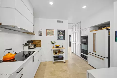 Kitchen - 3521 E Cherokee St, Phoenix, AZ 85044 photo 5 of 6