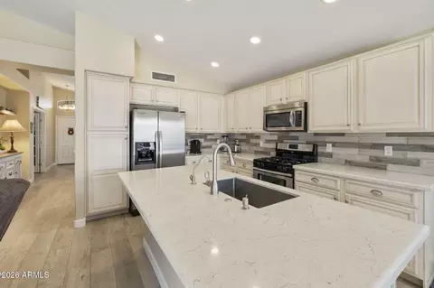 Kitchen - 1675 E Olive Ave, Gilbert, AZ 85234 photo 2 of 6