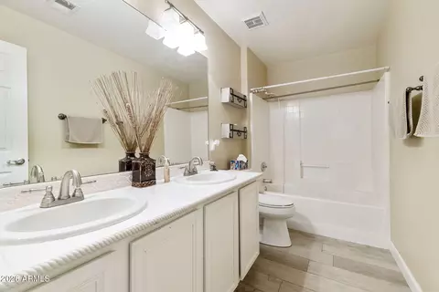 Bath - 1675 E Olive Ave, Gilbert, AZ 85234 photo 5 of 5