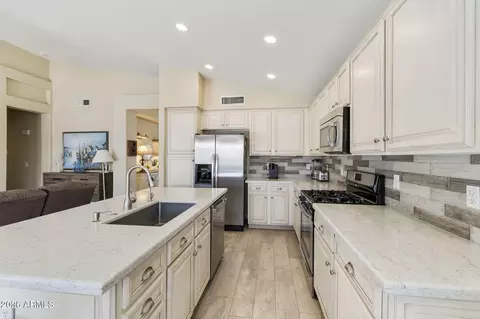Kitchen - 1675 E Olive Ave, Gilbert, AZ 85234 photo 3 of 6