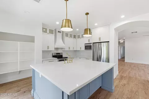 Kitchen - 2634 E Del Rio St, Gilbert, AZ 85295 photo 3 of 5
