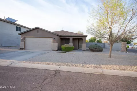 1204 E Silversmith Trl, San Tan Valley, AZ 85143