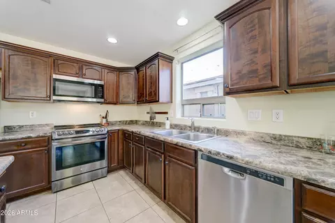 Kitchen - 4192 E Bonanza Rd, Gilbert, AZ 85297 photo 6 of 6