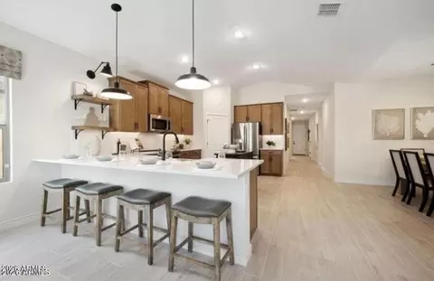 7964 W Sands Rd, Glendale, AZ 85303