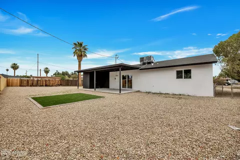 Exterior - 4246 N 10th Pl, Phoenix, AZ 85014 photo 4 of 6