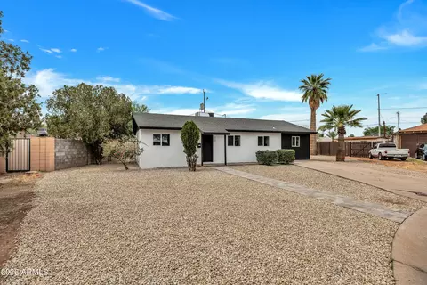 Exterior - 4246 N 10th Pl, Phoenix, AZ 85014 photo 2 of 6