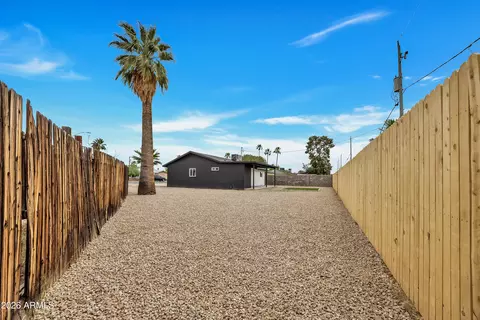 Exterior - 4246 N 10th Pl, Phoenix, AZ 85014 photo 5 of 6