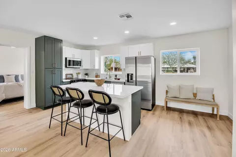 Kitchen - 4246 N 10th Pl, Phoenix, AZ 85014 photo 3 of 5