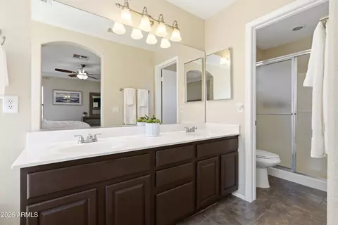 Bath - 3326 E Hononegh Dr, Phoenix, AZ 85050 photo 2 of 4