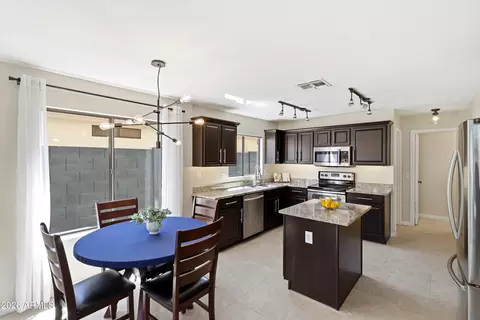 Kitchen - 3326 E Hononegh Dr, Phoenix, AZ 85050 photo 4 of 4