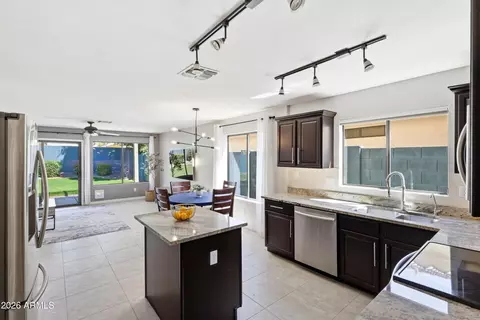 Kitchen - 3326 E Hononegh Dr, Phoenix, AZ 85050 photo 3 of 4