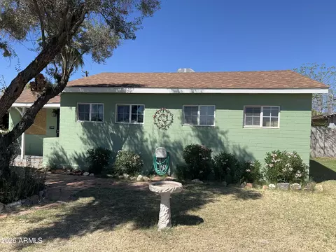 5712 W Orangewood Ave, Glendale, AZ 85301