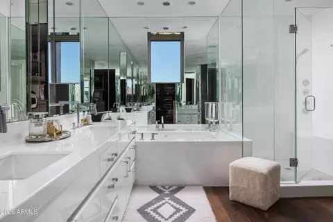 Bath - 2402 Esplanade Ln #PH1, Phoenix, AZ 85016 photo 5 of 7