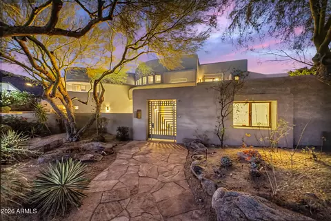 11833 S Montezuma Ct, Phoenix, AZ 85044