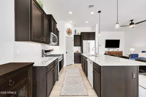 Kitchen - 10609 E Naranja Ave, Mesa, AZ 85209 photo 4 of 5