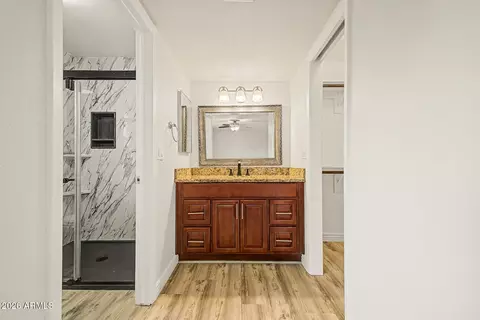 Bath - 4416 E Kelton Ln, Phoenix, AZ 85032 photo 1 of 3