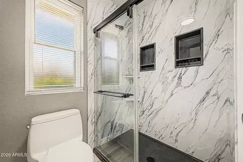 Bath - 4416 E Kelton Ln, Phoenix, AZ 85032 photo 2 of 3