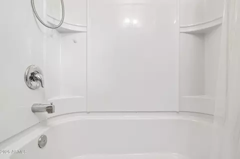Bath - 931 W Mackenzie Dr, Phoenix, AZ 85013 photo 3 of 4