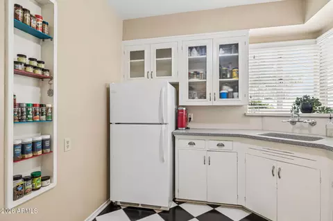 Kitchen - 931 W Mackenzie Dr, Phoenix, AZ 85013 photo 2 of 2