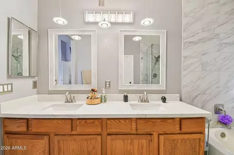 Bath - 704 E Windsor Dr, Gilbert, AZ 85296 photo 3 of 5
